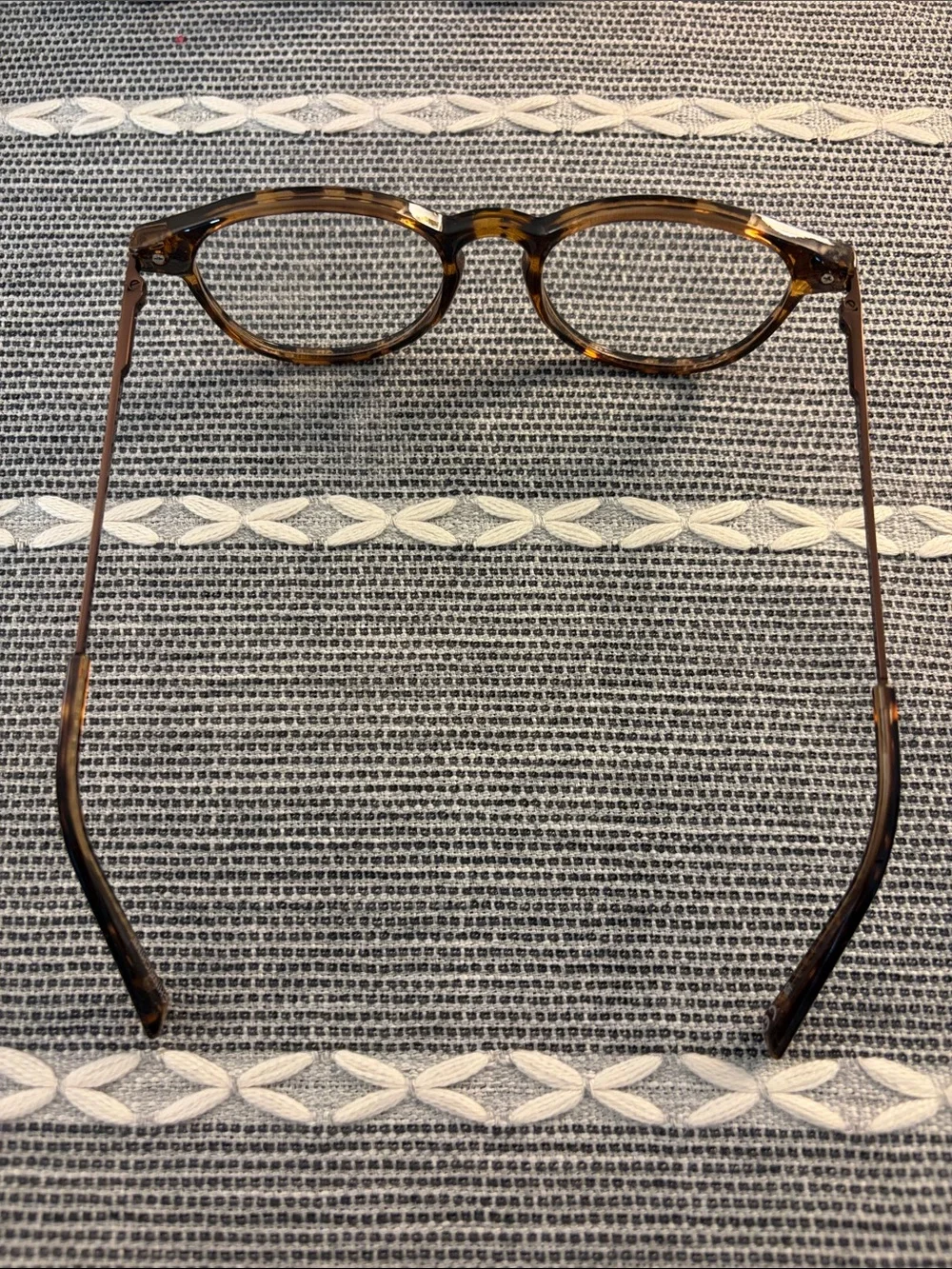 Foster Grant Round Tortoise Shell Reading Glasses +1.25 with Case